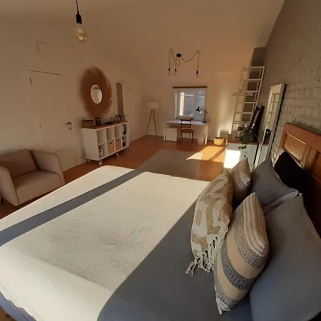 Quarto em Acomodações Particulares Office Des Bons Enfants *