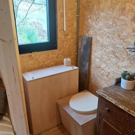 Office Des Bons Enfants Quarto em Acomodações Particulares *